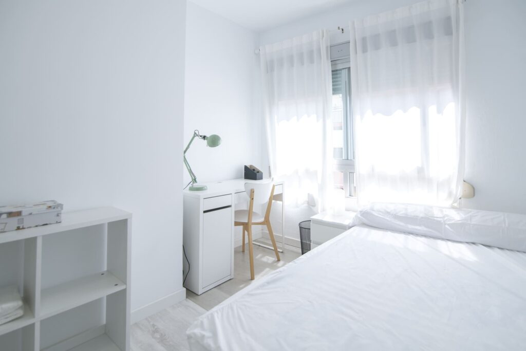 Piso con habitación compartida 3 en Valencia, calle peñíscola