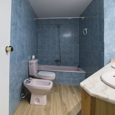 Piso con habitaciones compartidas Valencia calle azagadores