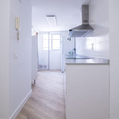 Piso con habitaciones compartidas Valencia calle azagadores
