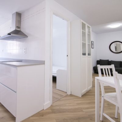 Piso con habitaciones compartidas Valencia calle azagadores