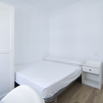 Habitación en piso compartido para estudiantes en Valencia, zona azagadores