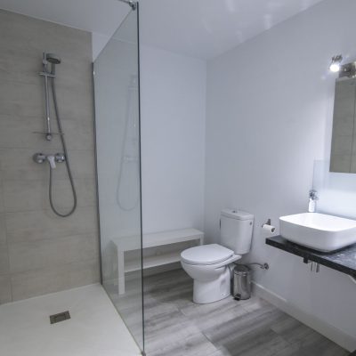 Baños piso Porta