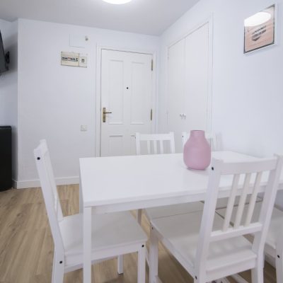 Piso con habitaciones compartidas Valencia calle azagadores